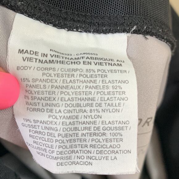 Nike Dri-Fit Black/White Patterned Crop Leggings - Picture 3 of 7